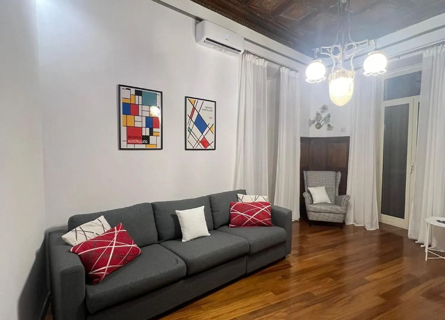 Apartment Vomero Hideaway Naples - Family Friendly Italy