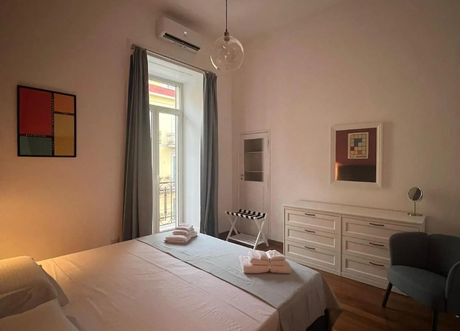 Apartment Vomero Hideaway Naples - Family Friendly Italy